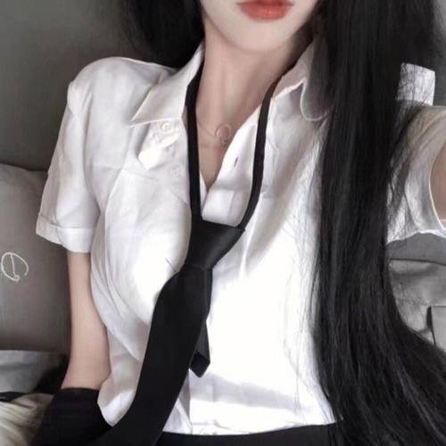 它在身后